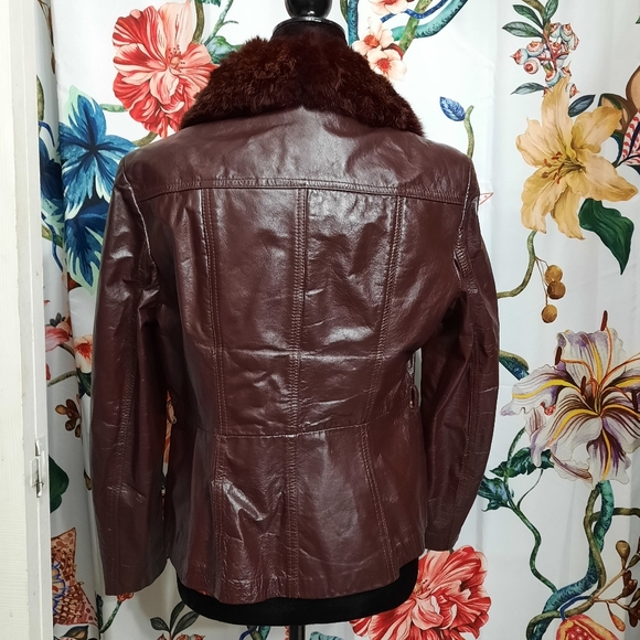 ~{Vintage}~ Fur collar red leather jacket. - Picture 4 of 12